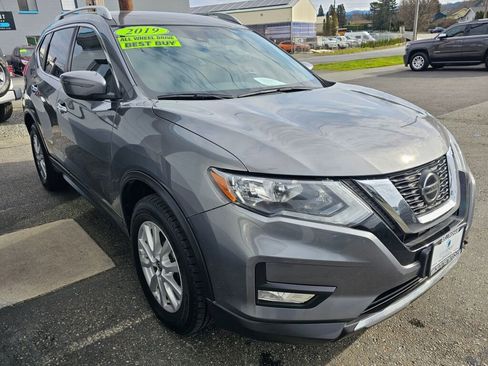 Used 2019 Nissan Rogue SV image 6
