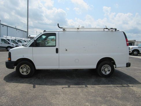 Used 2016 Chevrolet Express 2500 RWD image 6