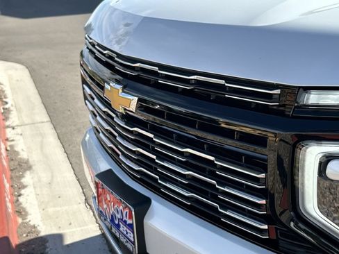 Used 2025 Chevrolet Tahoe High Country AWD/4WD image 31