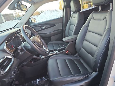 Used 2021 Chevrolet TrailBlazer LT w/ Premium Seating Package image 14