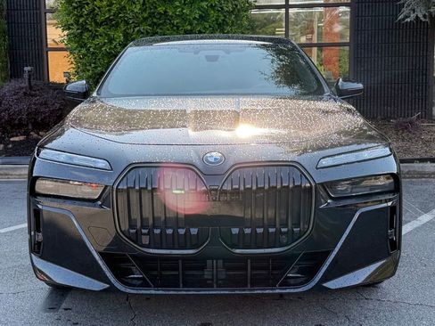Used 2024 BMW i7 eDrive50 w/ M Sport Package RWD image 3