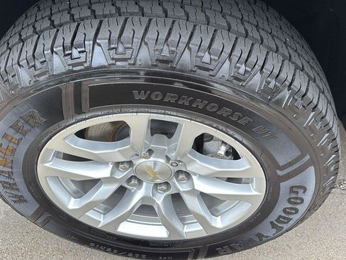 Used 2020 Chevrolet Silverado 1500 LT w/ All-Star Edition image 13