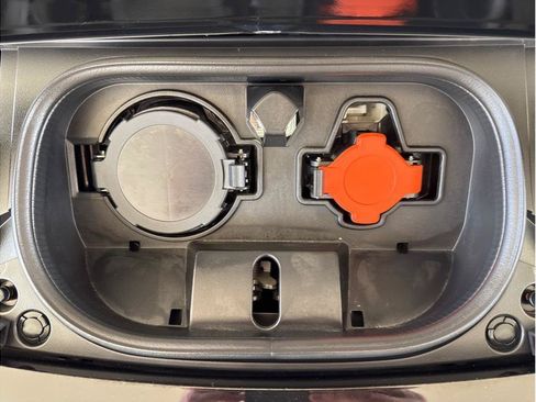 Used 2025 Nissan Leaf S FWD image 29