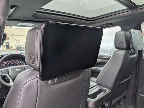 Used 2021 Chevrolet Tahoe Z71 w/ Luxury Package image 18