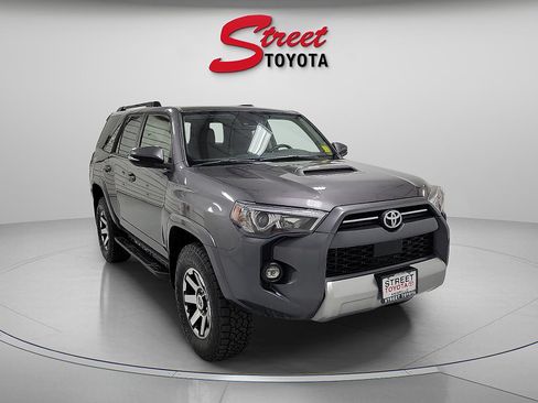Used 2021 Toyota 4Runner TRD Off-Road Premium w/ Moonroof Package AWD/4WD image 5