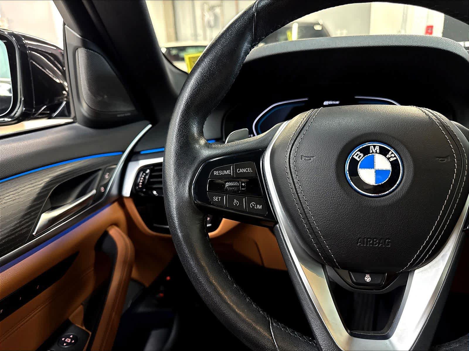 Used 2023 BMW 530e xDrive w/ Premium Package AWD/4WD image 13