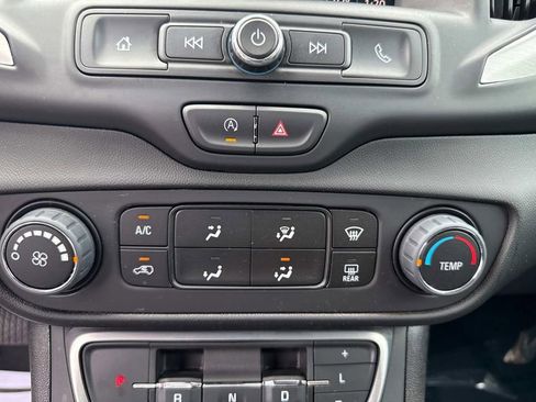 Used 2024 GMC Terrain SLE image 22