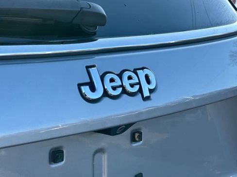 Used 2018 Jeep Compass Latitude w/ Popular Equipment Group image 17