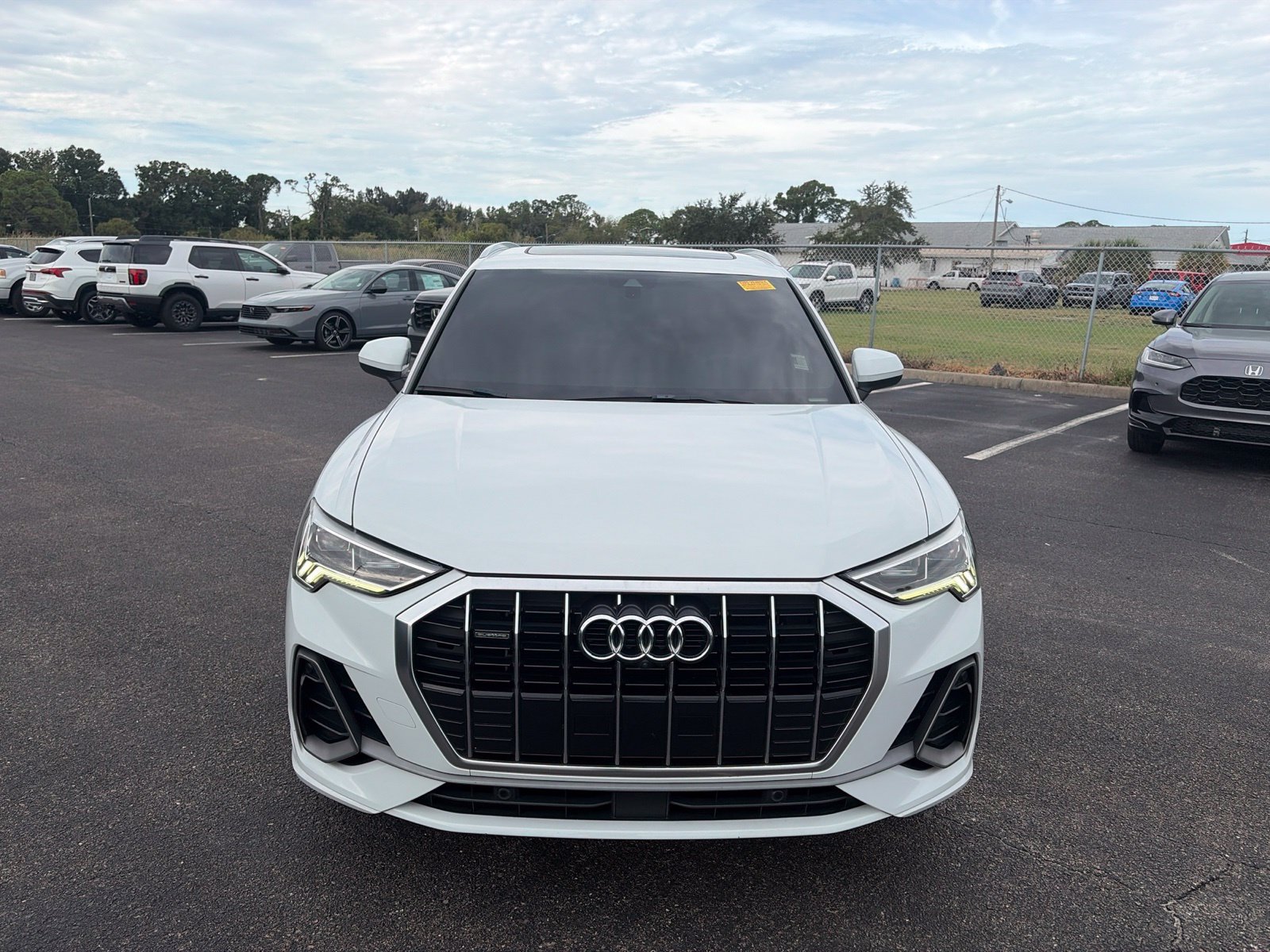 Used 2020 Audi Q3 2.0T Prestige AWD/4WD image 2