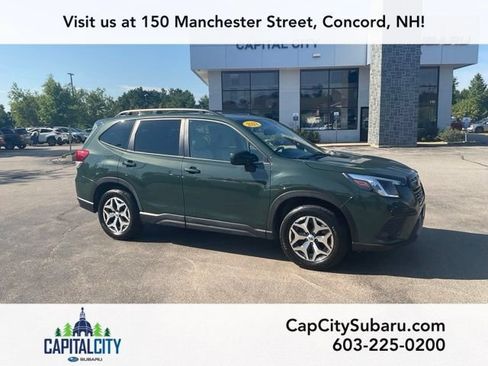 Used 2023 Subaru Forester Premium AWD/4WD image 1