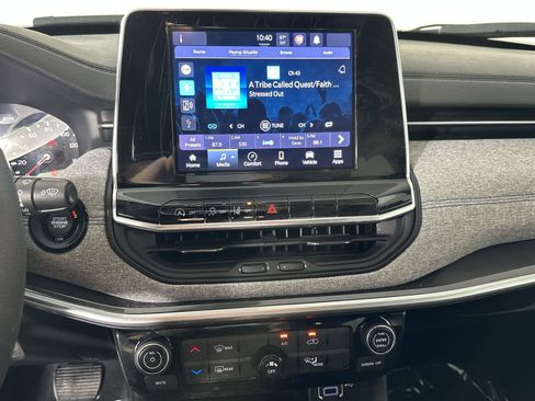 Used 2025 Jeep Compass Sport image 25