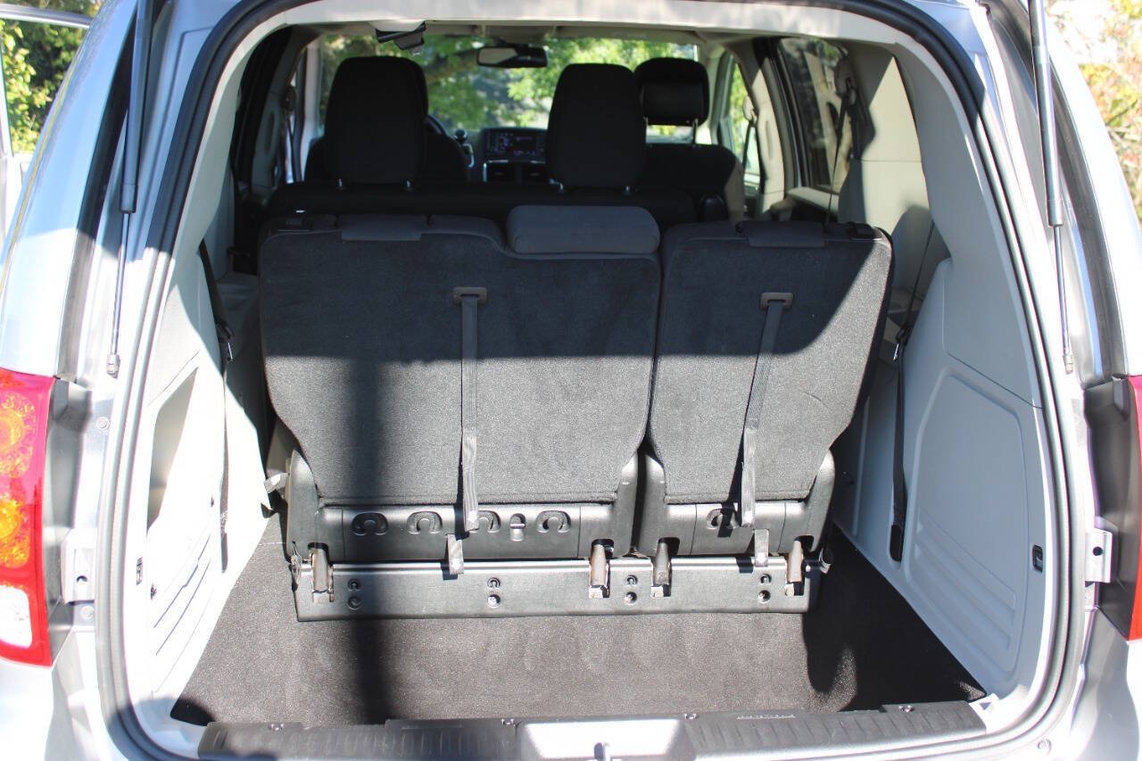 Used 2018 Dodge Grand Caravan SE w/ UConnect Hands-Free Group FWD image 14
