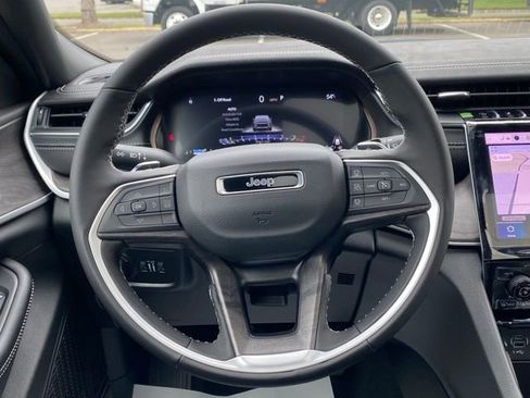 New 2025 Jeep Grand Cherokee Limited w/ Black Appearance Package image 24