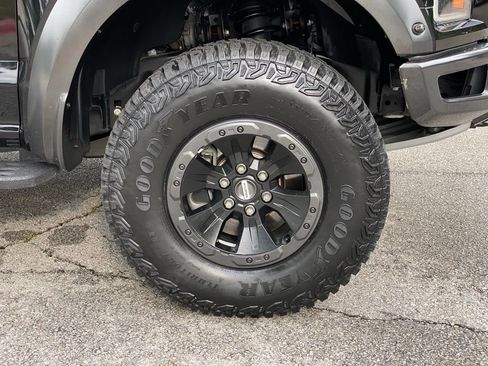 Used 2017 Ford F150 Raptor w/ Equipment Group 802A Luxury AWD/4WD image 33