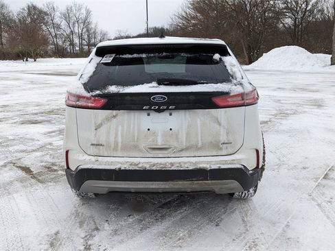Used 2022 Ford Edge SEL w/ Convenience Package image 4