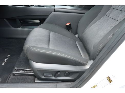 Used 2024 Nissan Rogue SV FWD image 10