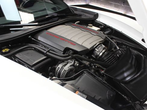 Used 2016 Chevrolet Corvette Stingray Coupe w/ 2LT Preferred Equipment Group image 31