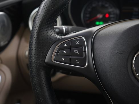 Used 2017 Mercedes-Benz C 300 4MATIC Sedan image 24