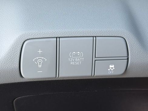 New 2026 Hyundai Elantra Limited FWD image 34