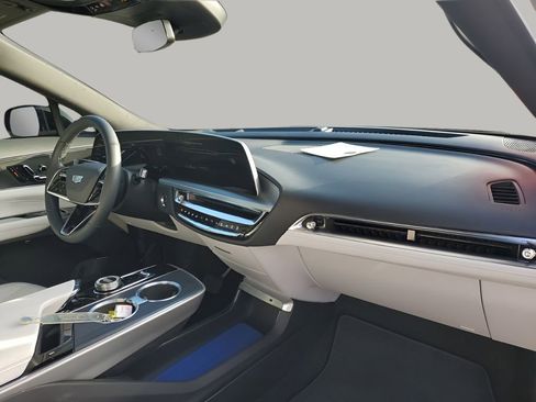 Certified 2024 Cadillac Lyriq Luxury w/ LPO, Floor Liner Package image 13