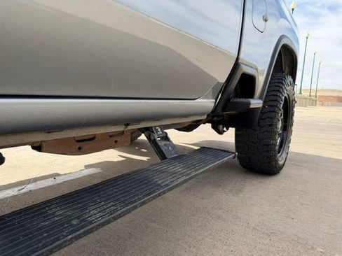 Used 2024 Chevrolet Silverado 2500 LT AWD/4WD image 9