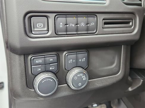 Used 2021 Chevrolet Tahoe LT image 24