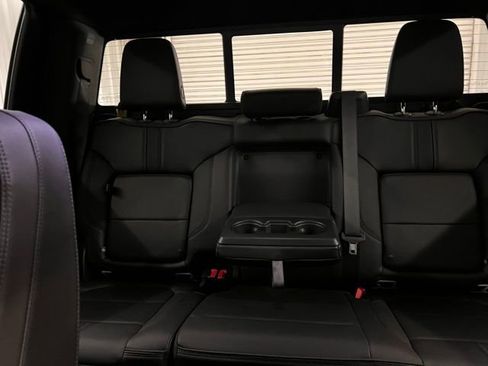 Used 2023 Chevrolet Silverado 2500 High Country w/ Technology Package image 13