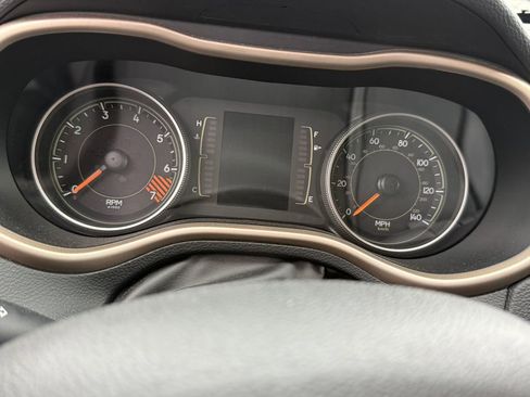 Used 2015 Jeep Cherokee Latitude image 25