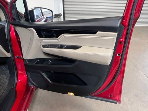 Used 2022 Honda Odyssey Touring image 12