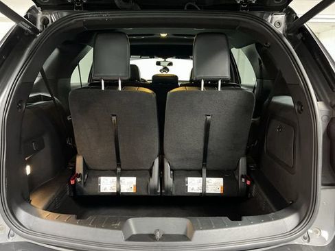 Used 2017 Ford Explorer XLT w/ Equipment Group 202A image 25