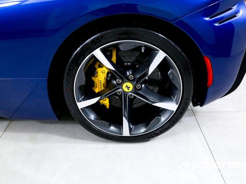 Used 2022 Ferrari SF90 Spider image 34