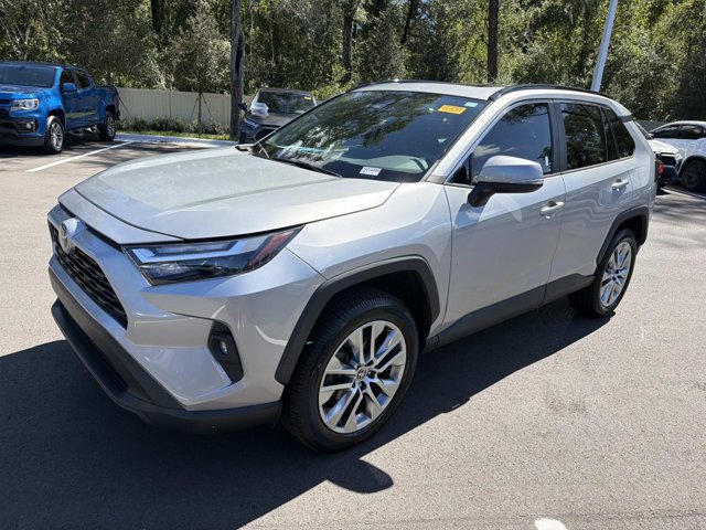 Used 2022 Toyota RAV4 XLE Premium FWD image 5