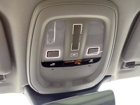 Used 2022 Volvo S90 B6 Inscription w/ Advanced Package image 22