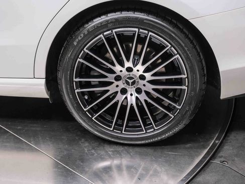 Used 2023 Mercedes-Benz C 300 Sedan image 6