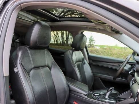 Used 2019 Alfa Romeo Stelvio image 16