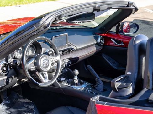 Used 2016 MAZDA MX-5 Miata Grand Touring image 22