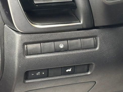 Used 2022 Nissan Rogue SV w/ SV Premium Package AWD/4WD image 19