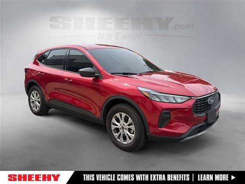 Certified 2025 Ford Escape Active w/ Tech Pack #1 AWD/4WD image 1