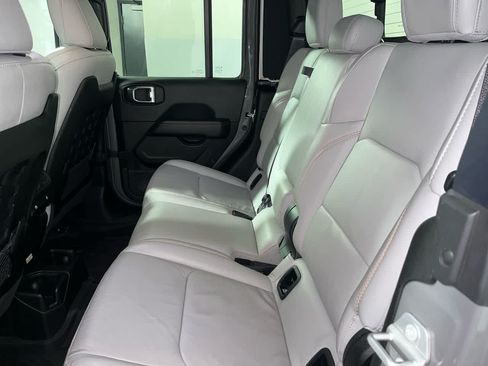 Used 2022 Jeep Gladiator Mojave w/ Cold Weather Group AWD/4WD image 26