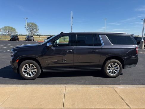 Used 2023 Chevrolet Suburban Premier AWD/4WD image 2