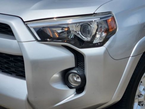 Used 2017 Toyota 4Runner SR5 Premium RWD image 9