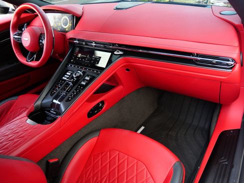 Used 2024 Aston Martin DB12 Coupe RWD image 10