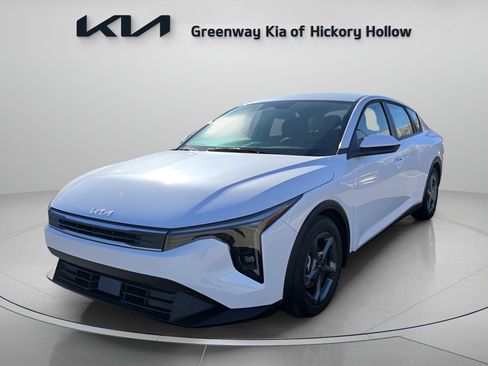New 2025 Kia K4 LXS FWD image 3