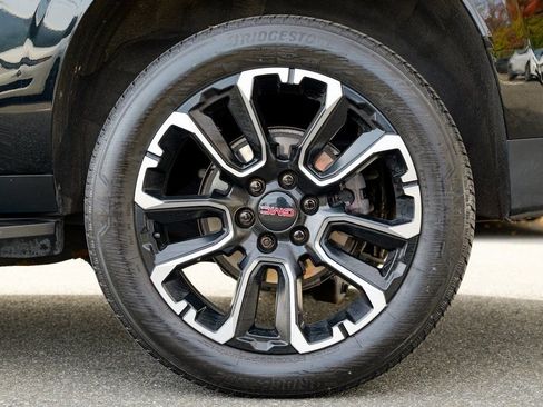 Used 2022 GMC Yukon XL Denali image 14