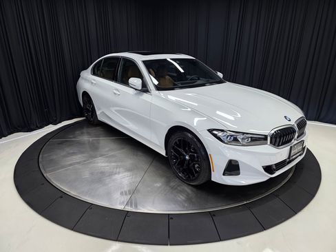 Used 2025 BMW 330i xDrive Sedan w/ Premium Package AWD/4WD image 6