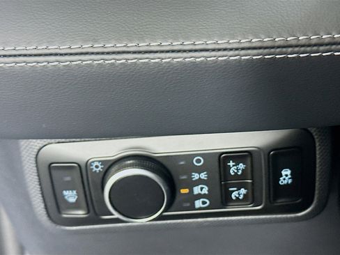 Used 2024 Ford Mustang Mach-E Select image 17