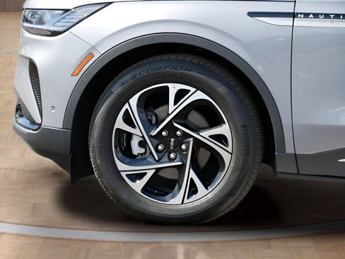 Used 2024 Lincoln Nautilus Premier w/ Equipment Group 102A image 9