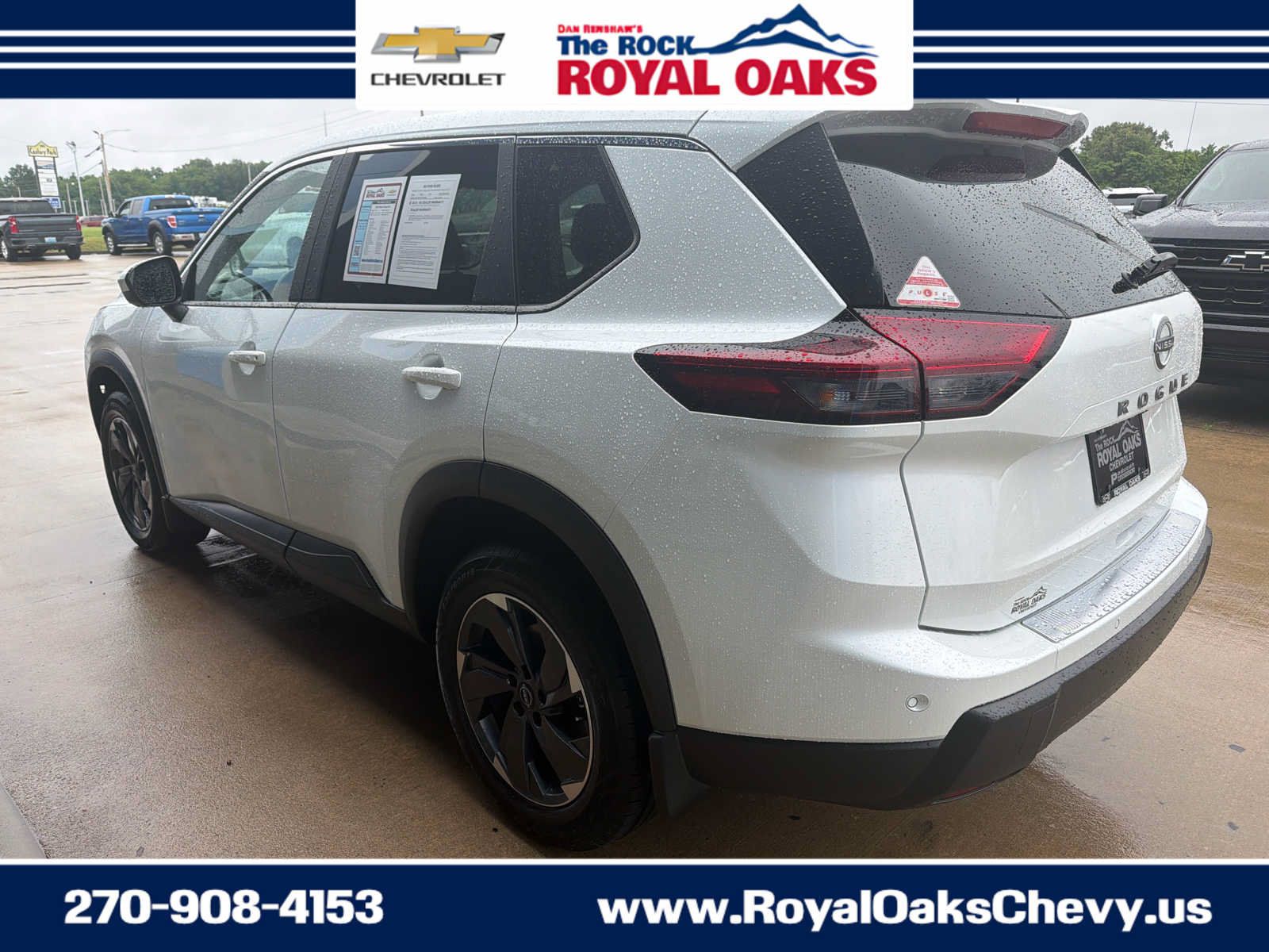 Used 2025 Nissan Rogue SV FWD image 3