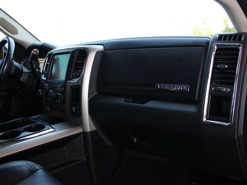 Used 2014 RAM 2500 Laramie w/ Convenience Group AWD/4WD image 16