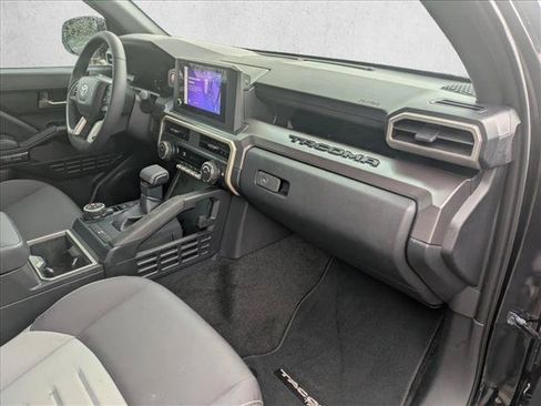 Used 2025 Toyota Tacoma TRD Off-Road AWD/4WD image 19